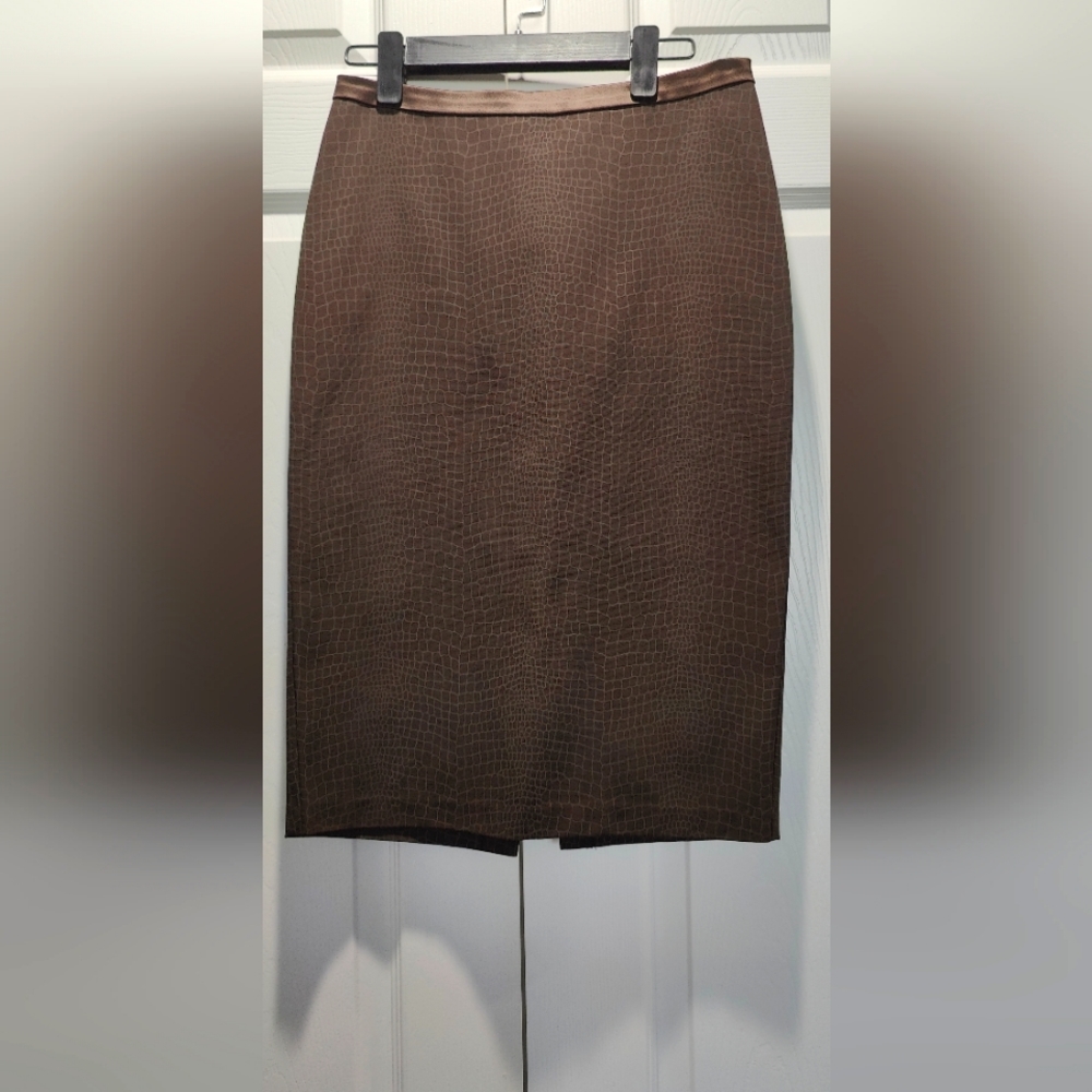 Like new Privilege brown pencil skirt size M